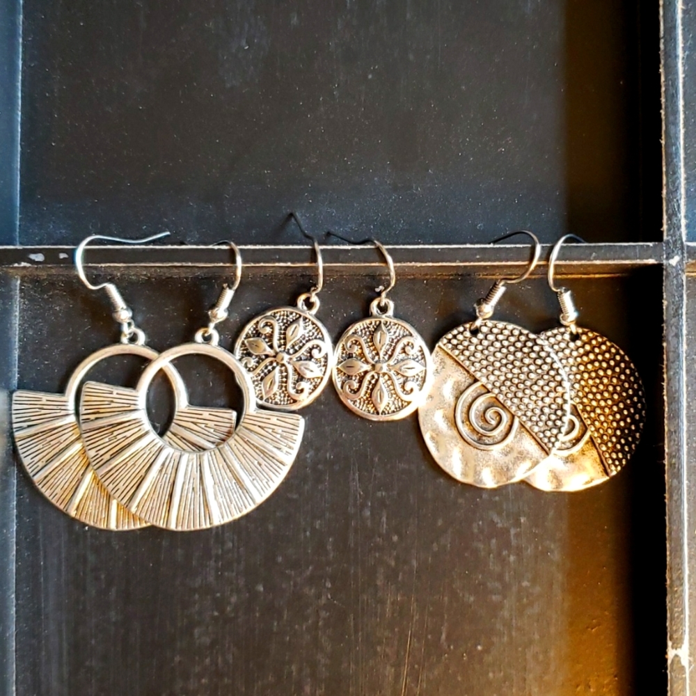 3 lot pair stainless steel fish hook earrings.
